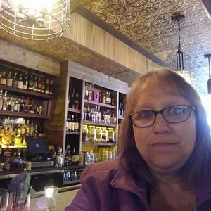 Meet your Posher, Monica